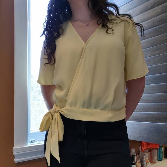 Tops - Picture 3 of 5